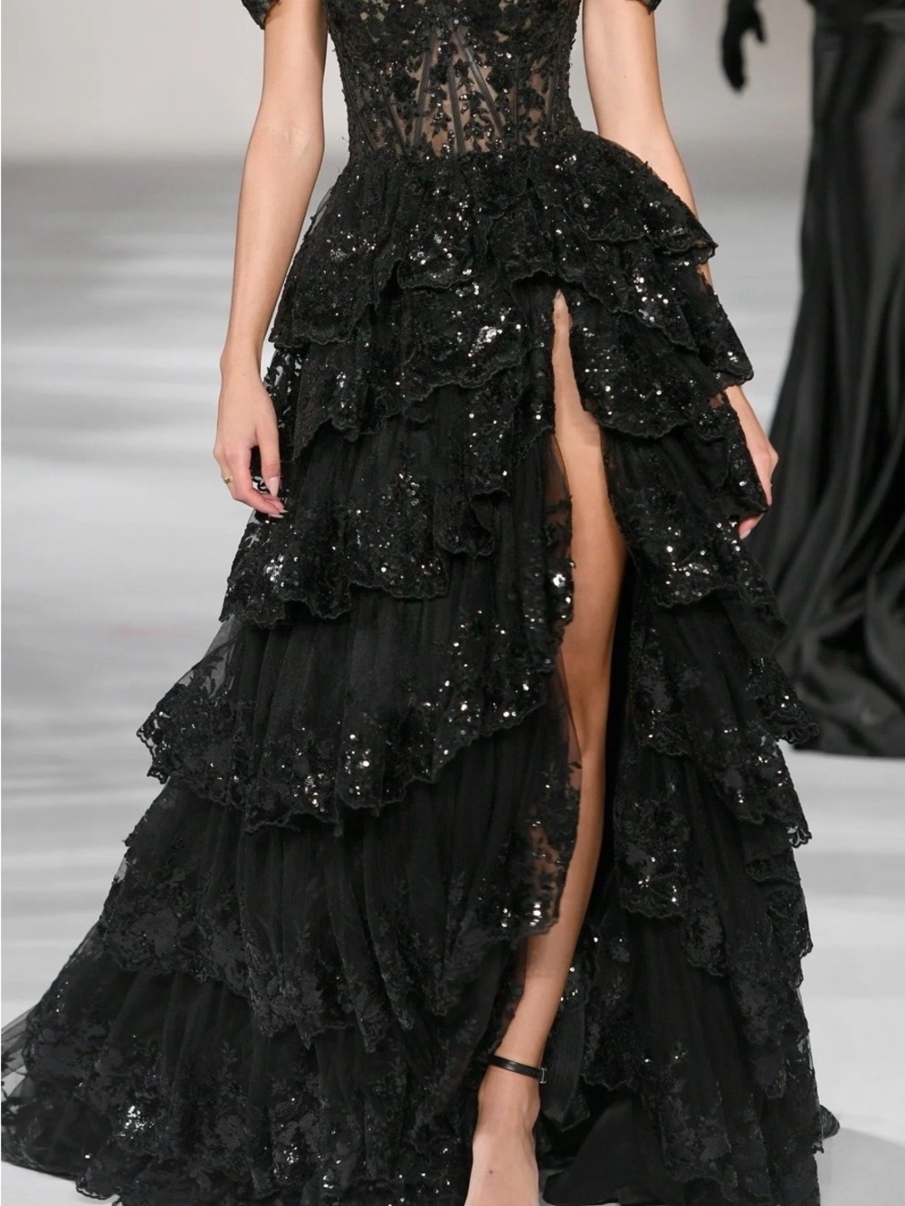 Sherri Hill Black Tiered Sequin Lace Formal Gown / Style 55500 / Size 2 NWT